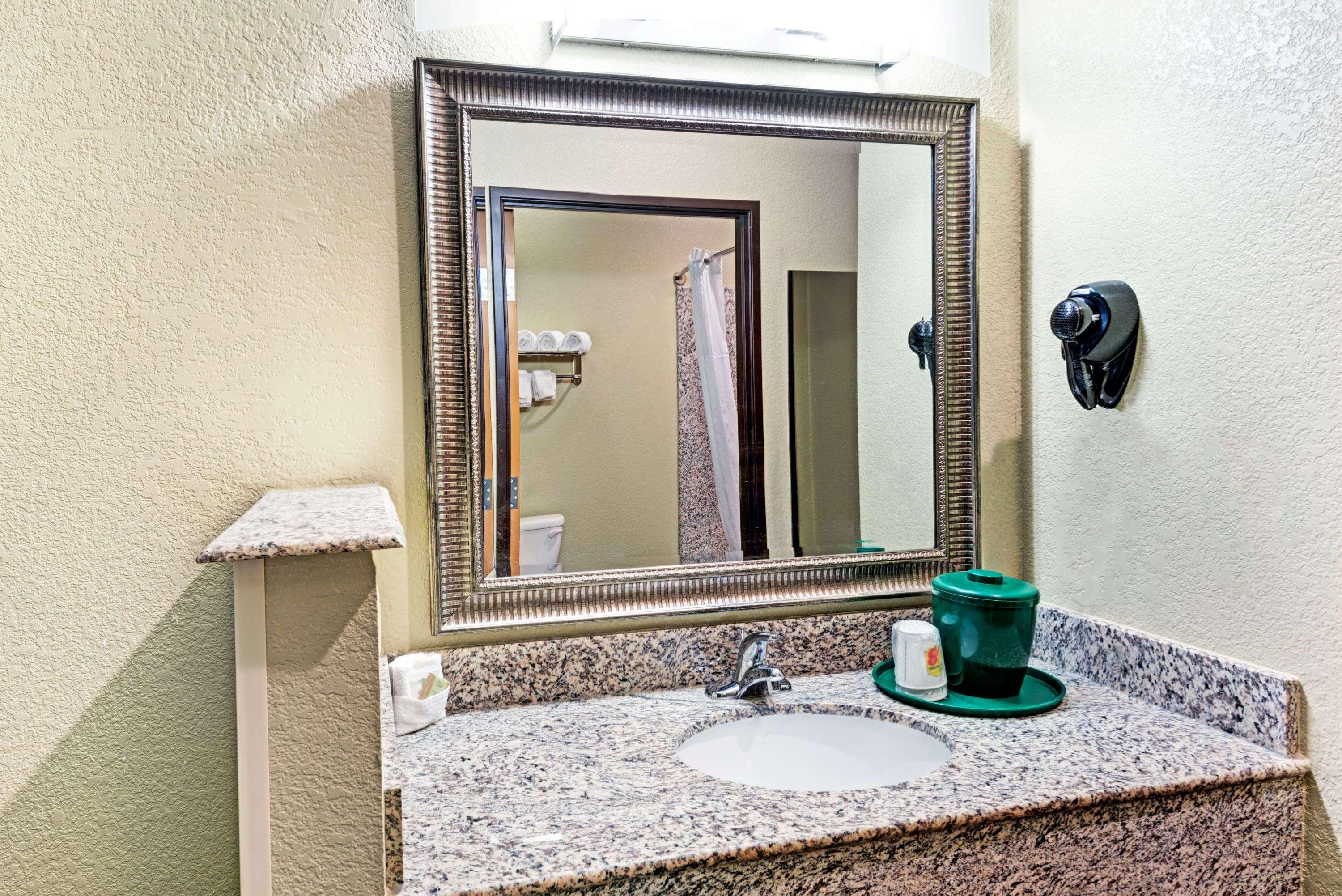 Hotel Super 8 By Wyndham San Antonio/Alamodome Area Zewnętrze zdjęcie