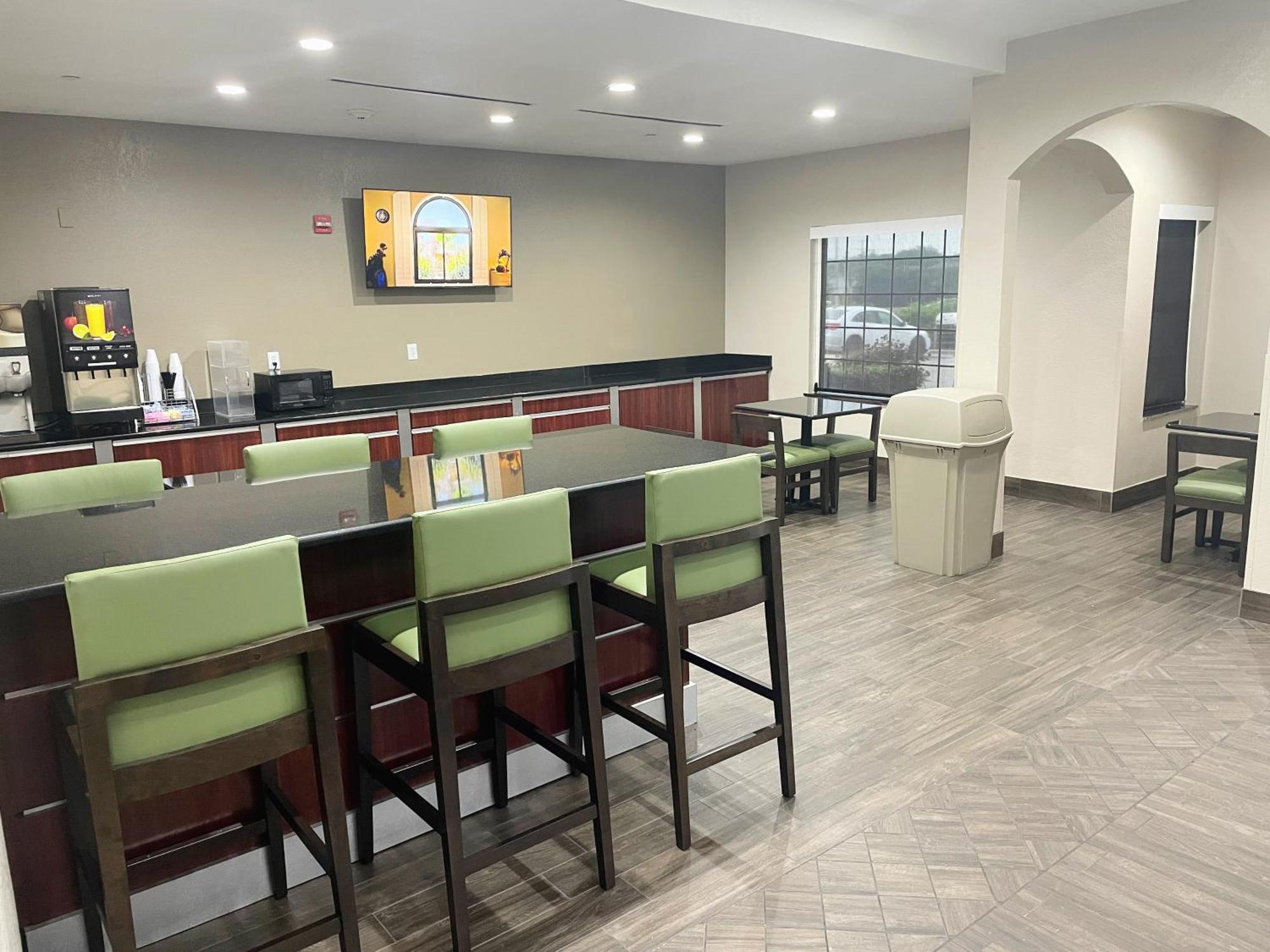 Hotel Super 8 By Wyndham San Antonio/Alamodome Area Zewnętrze zdjęcie